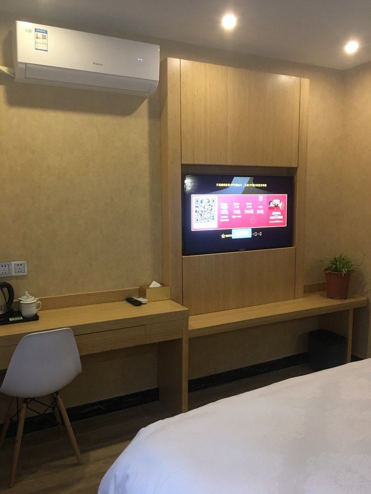 舒适大床房