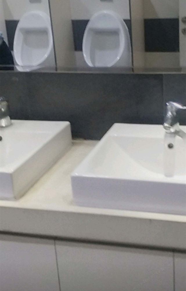 精装四室一厅套房