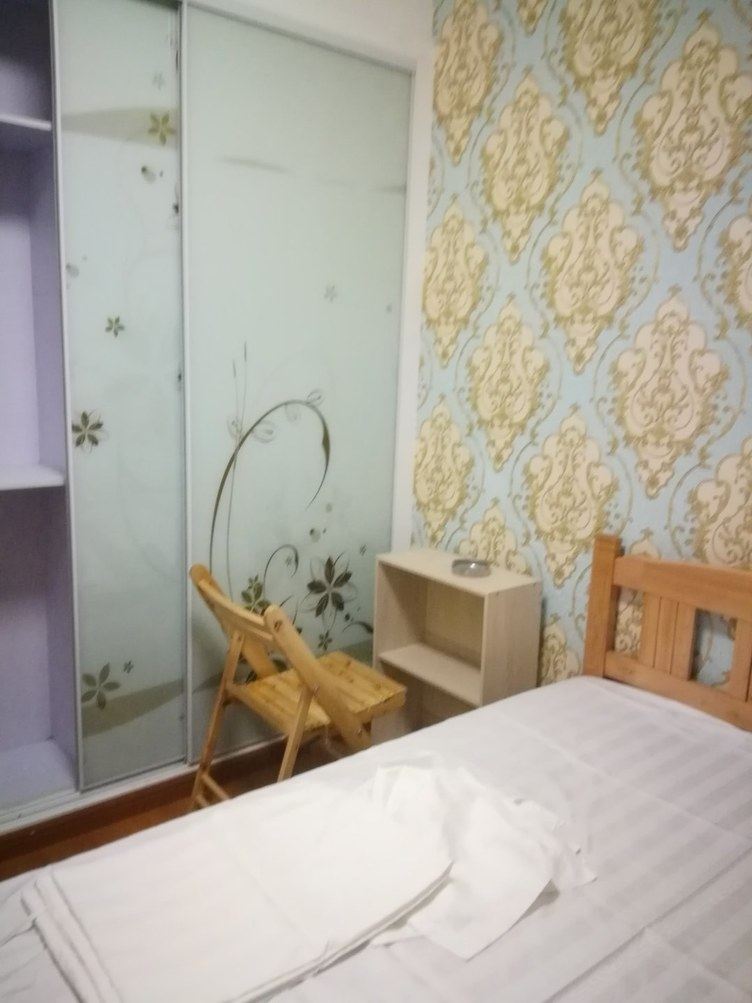 温馨三室一厅套房