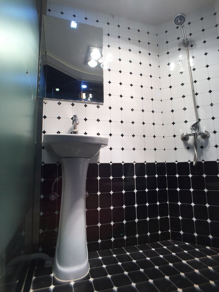 边小屋