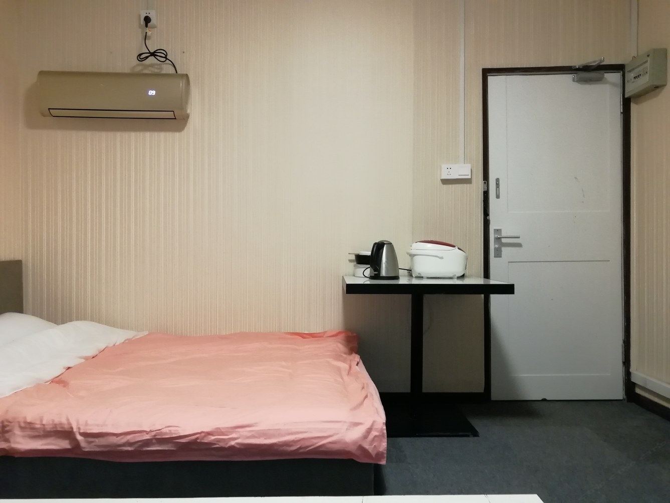 温馨一室二床房