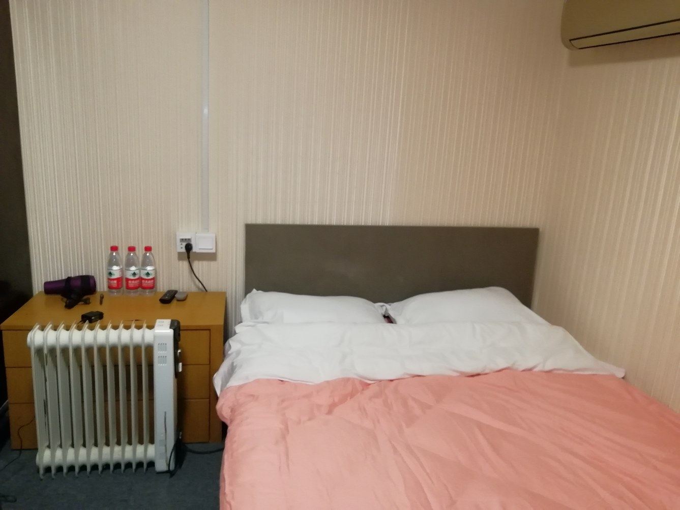 温馨一室二床房