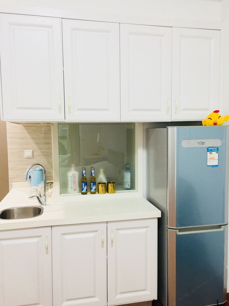 欢乐一室大床房