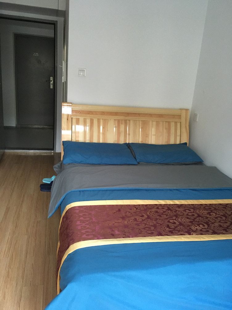 标准精品一室大床房