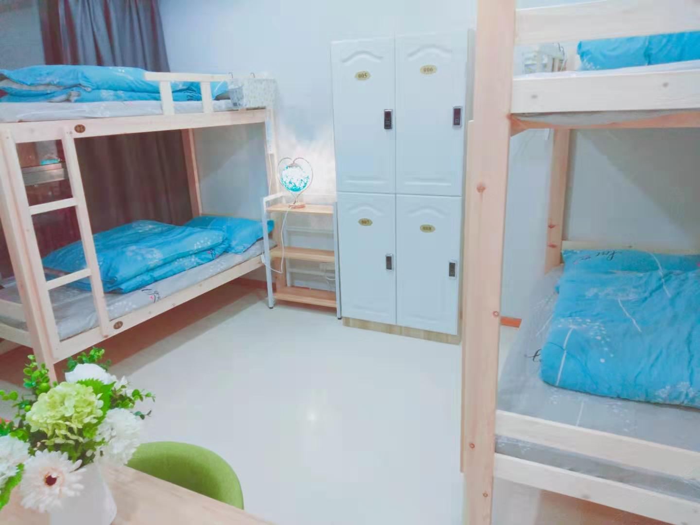 豪华四人间(床位)