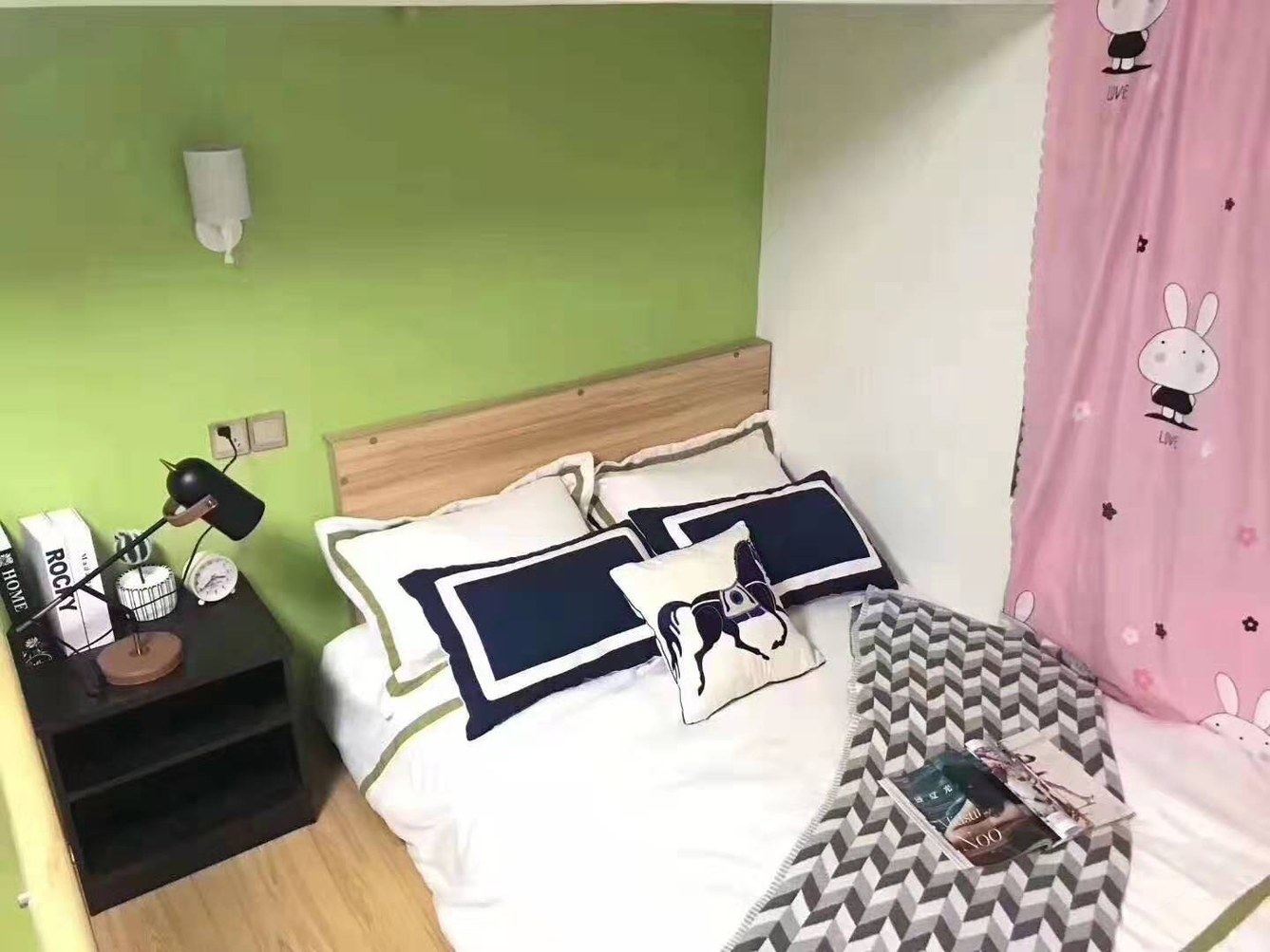 精装一室大床房