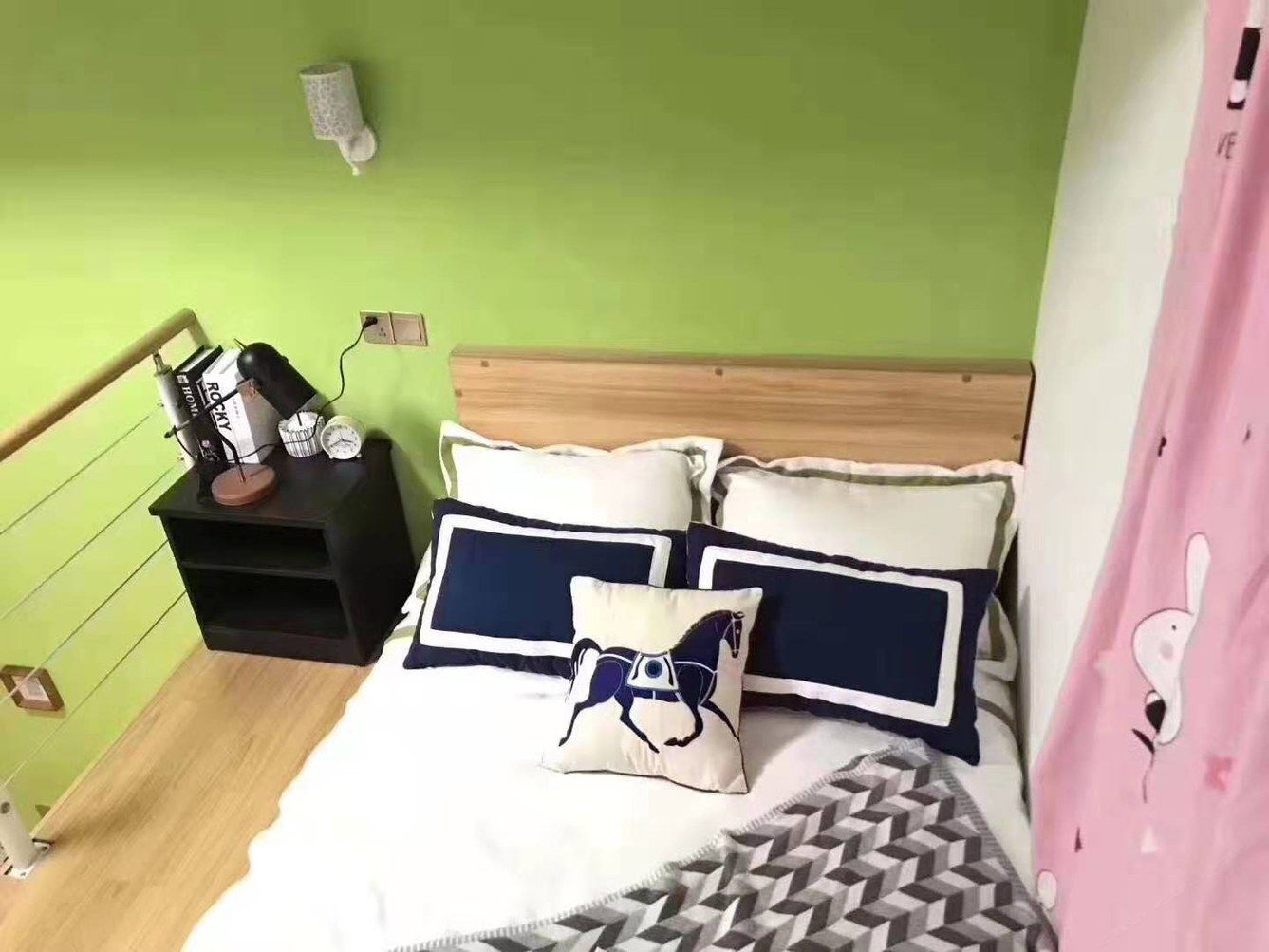 精装一室大床房