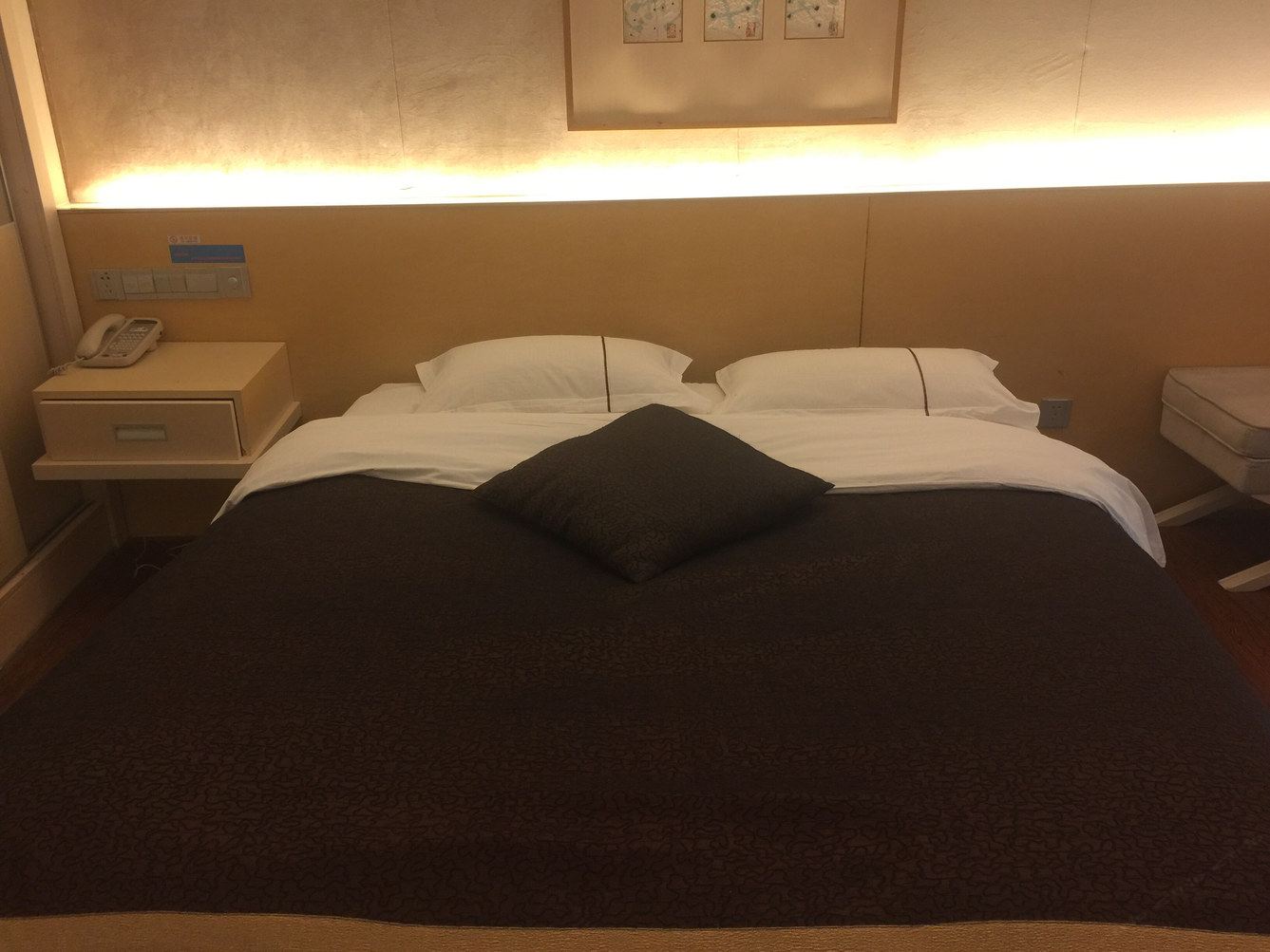 特惠温馨大床房