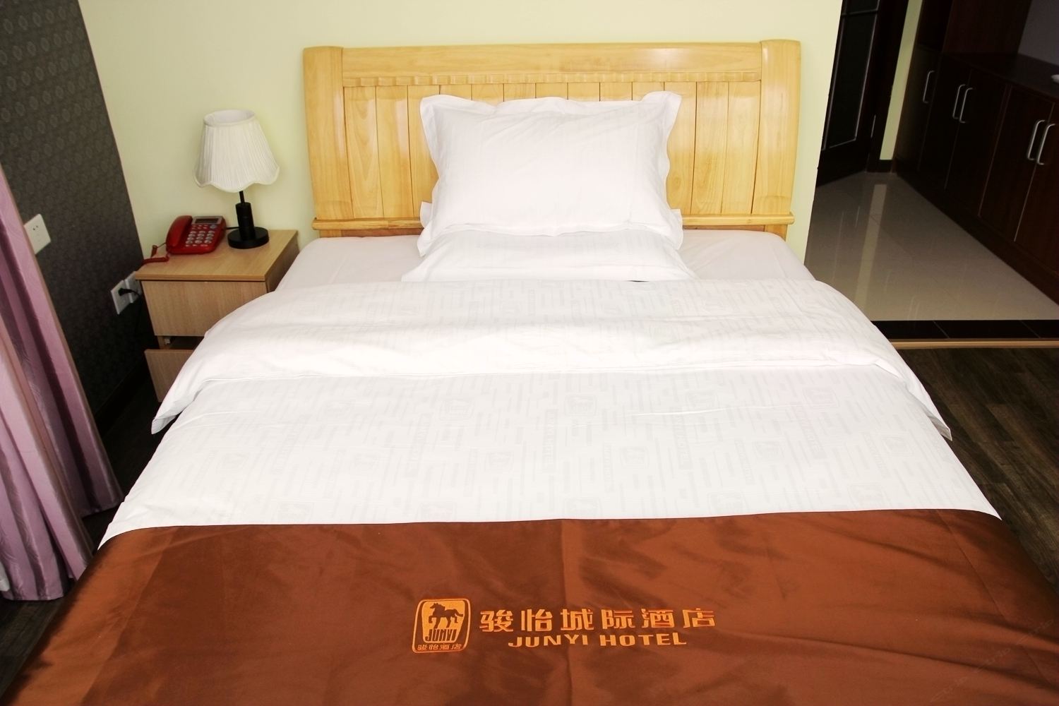 高级大床房