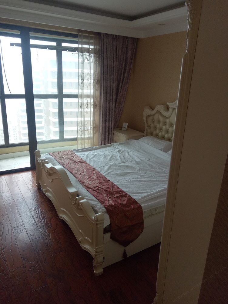 精装二室一厅套房