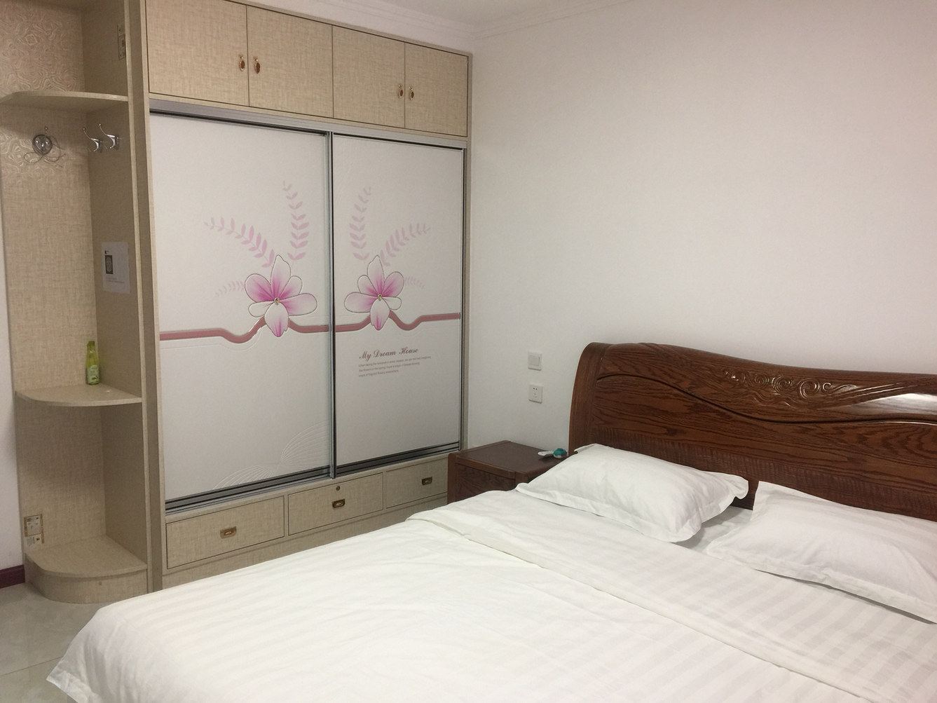 精装全空调拎包入住