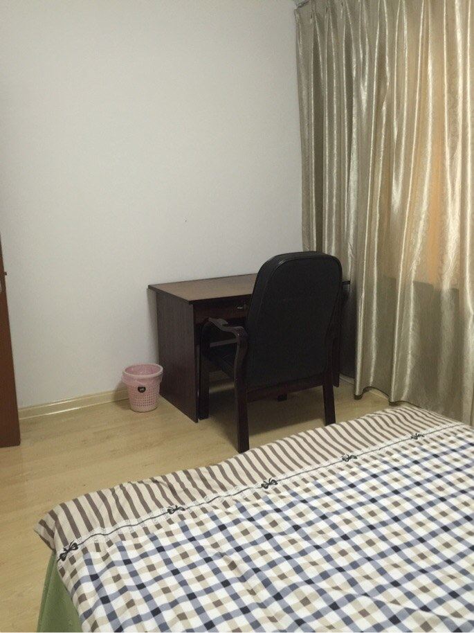 欢乐三室一厅套房(无窗)