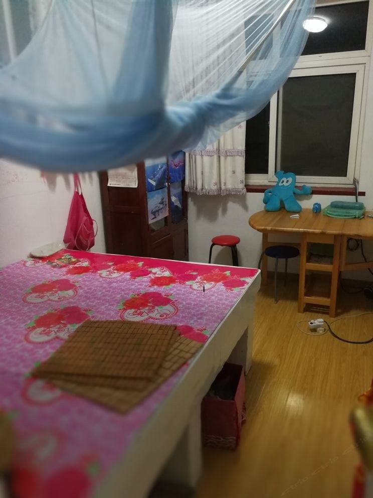 四室一厅套房(无窗)