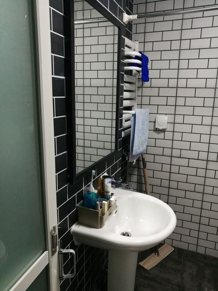 一室大床房(无窗)
