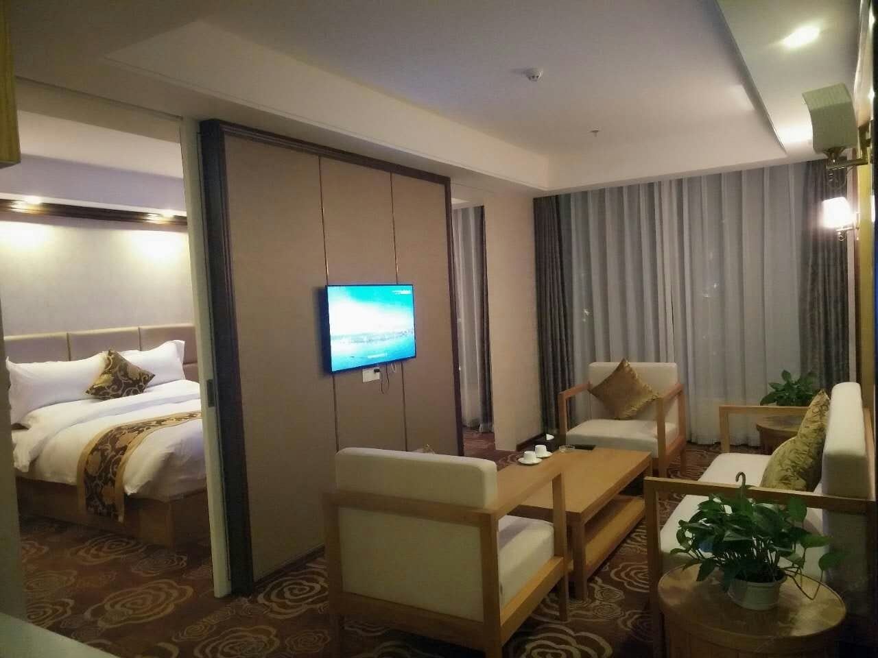 一室一卫大床房