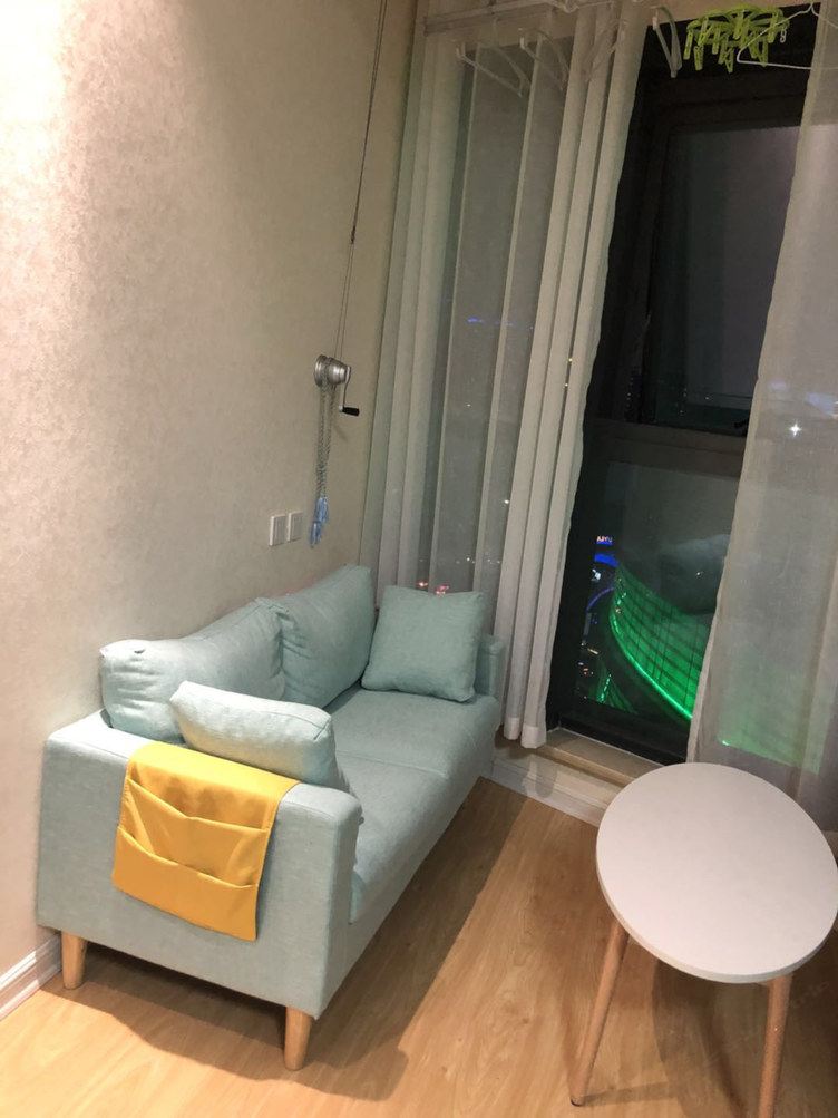 精致蓝天一室大床房