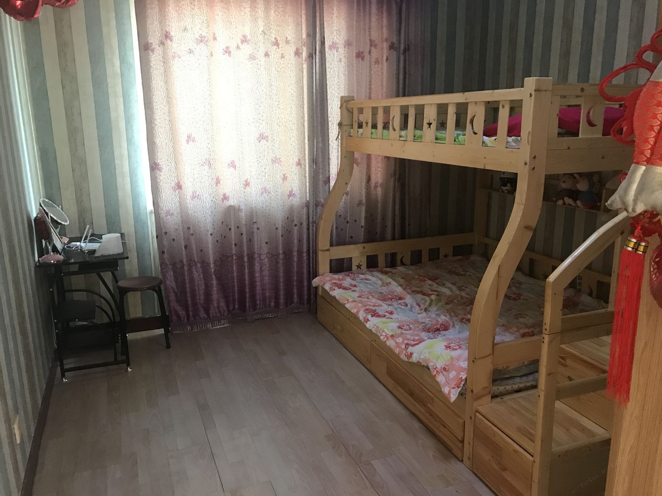 阳光大床房
