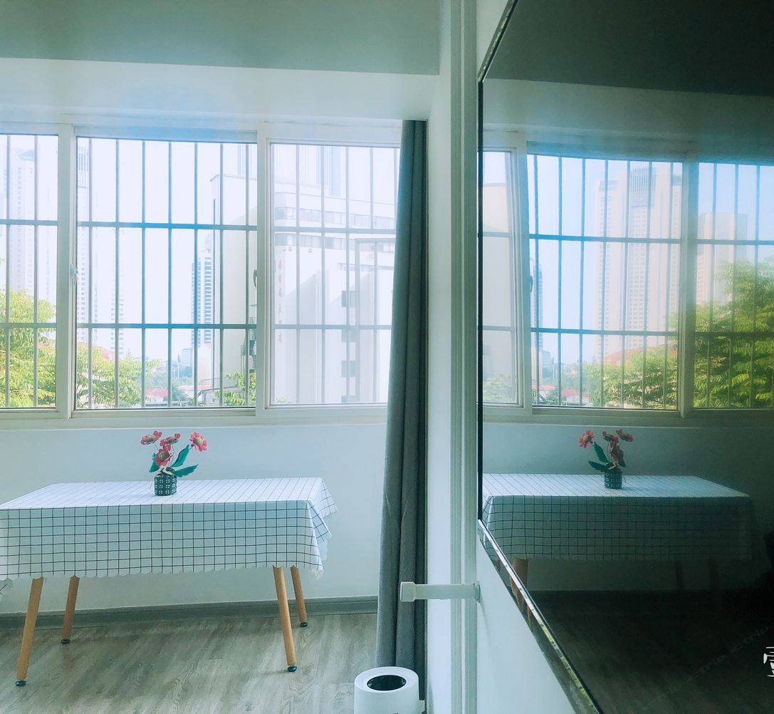 阳台一室大床房