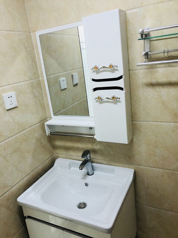 温馨简约二室一厅套房