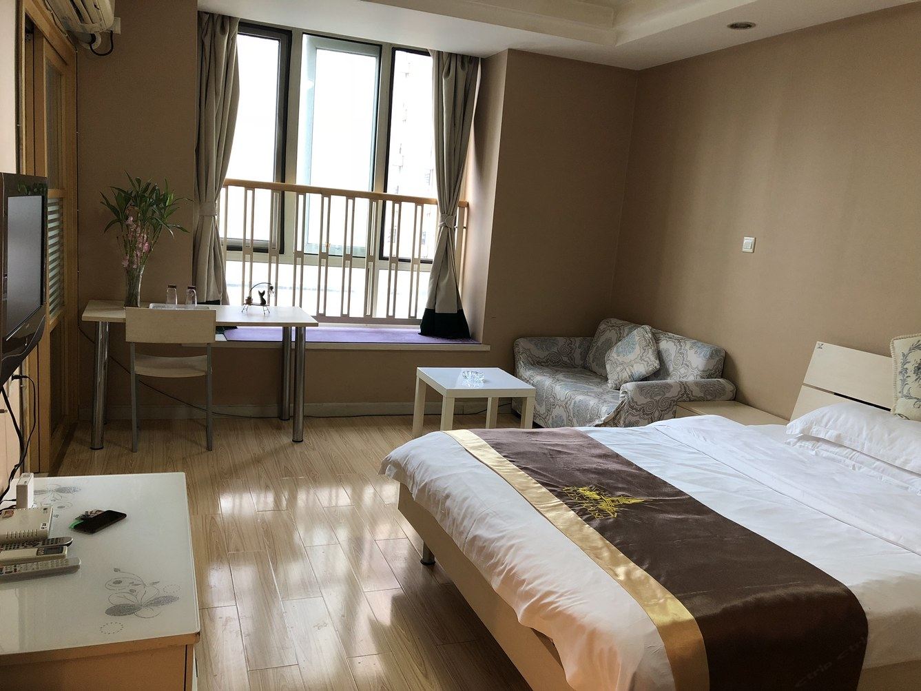 商务大床房