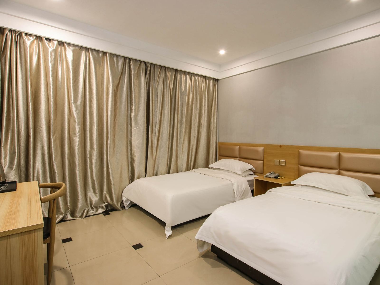 标准间（无窗）