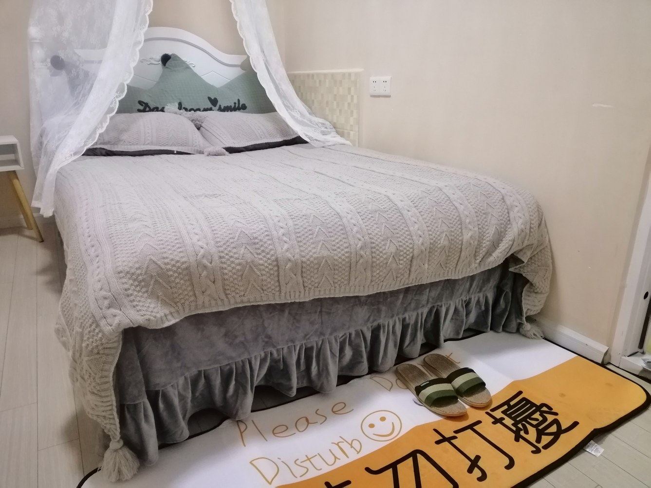 温馨二室大床房