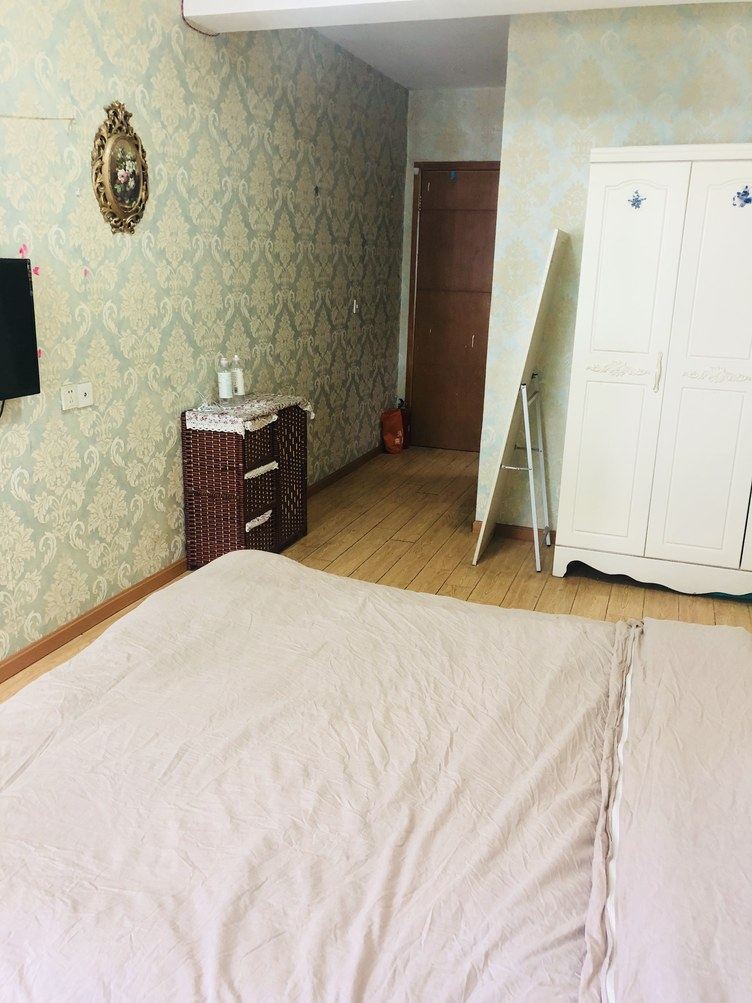 精致精装一室大床房