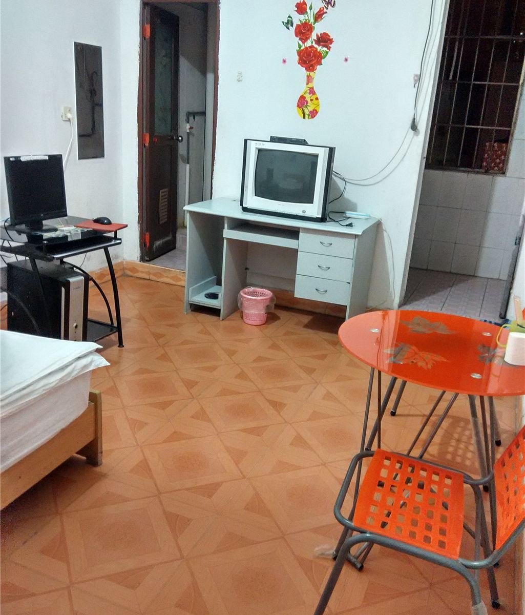电脑大床房