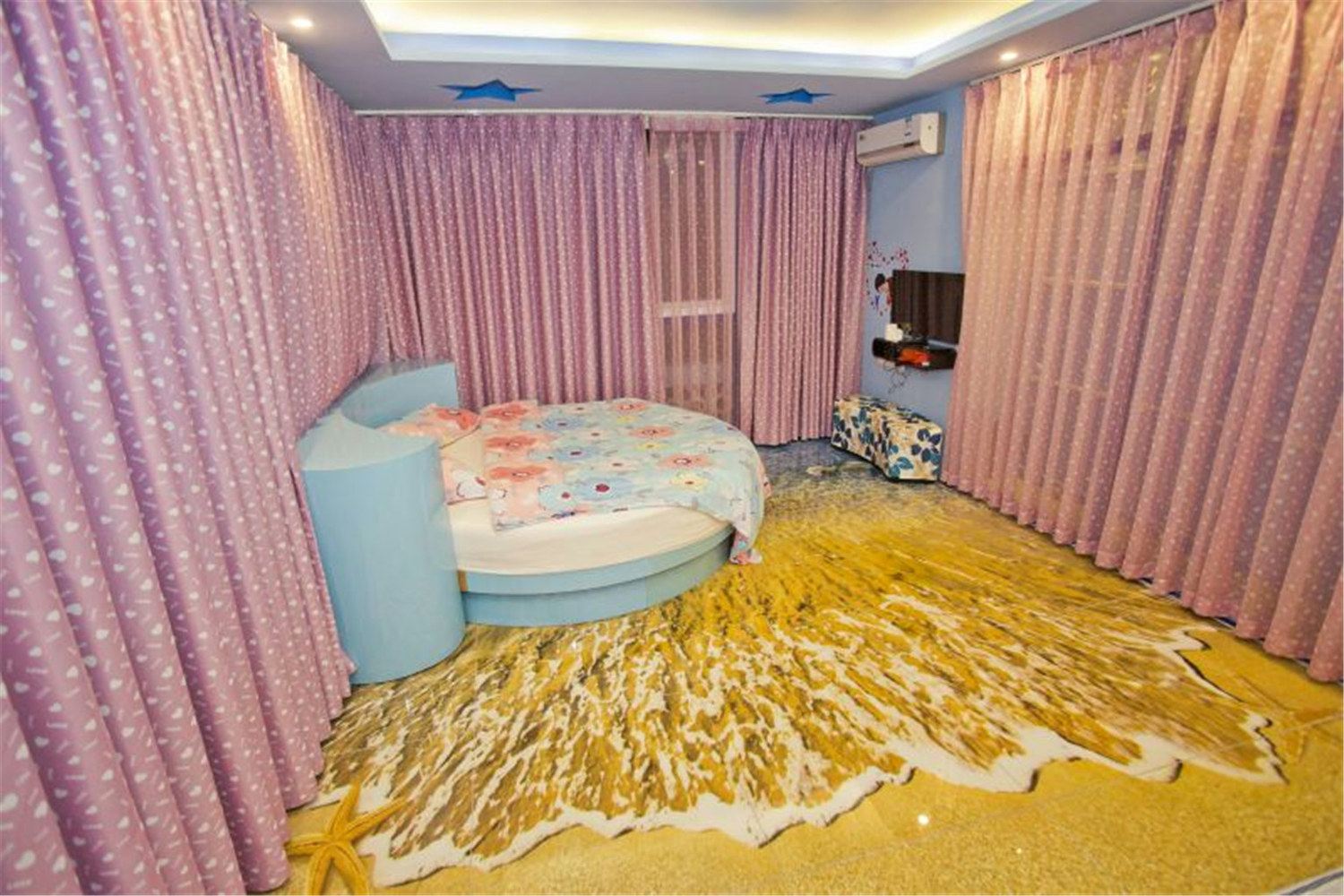 浪漫圆床房