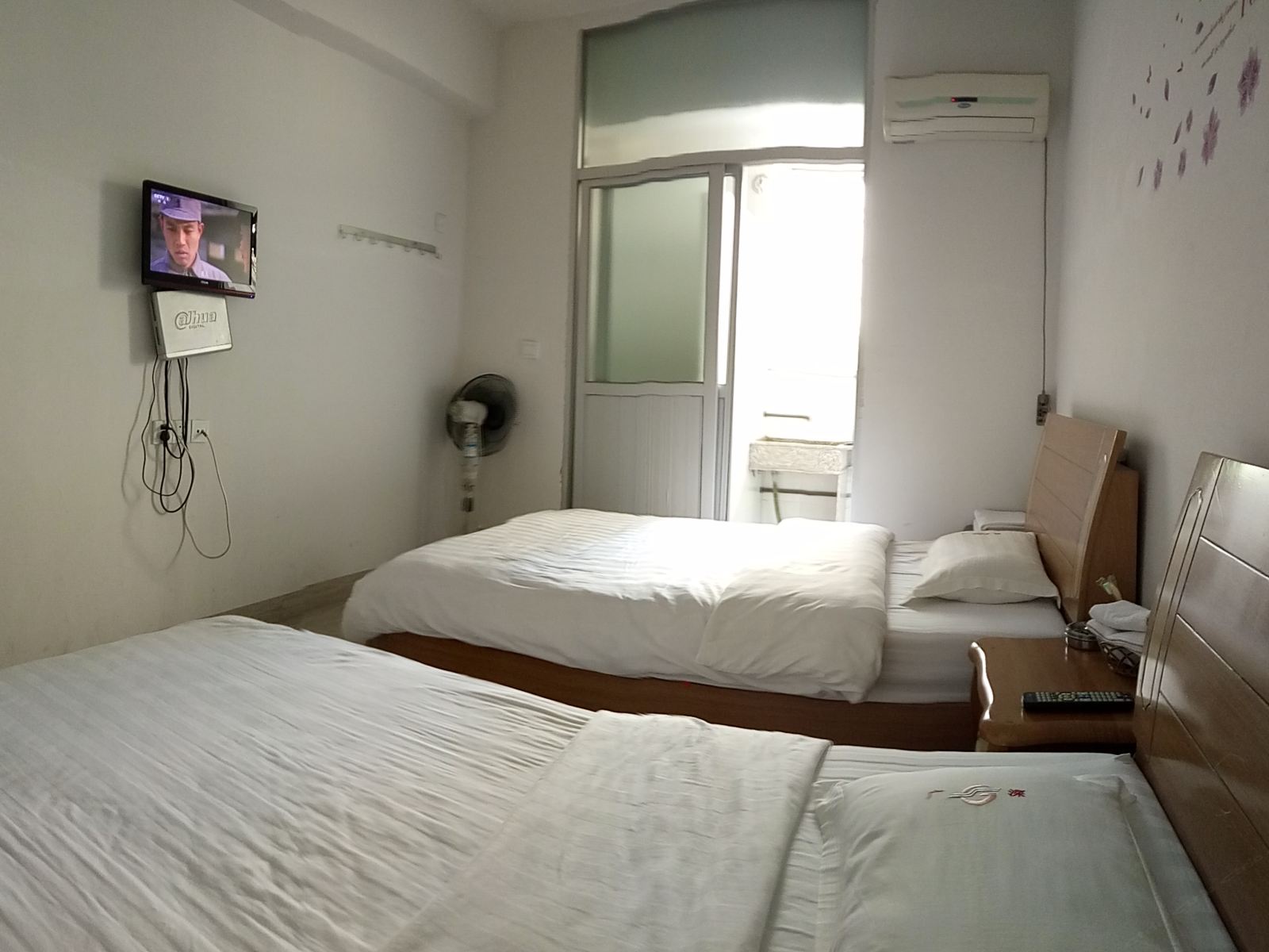 舒适双床房