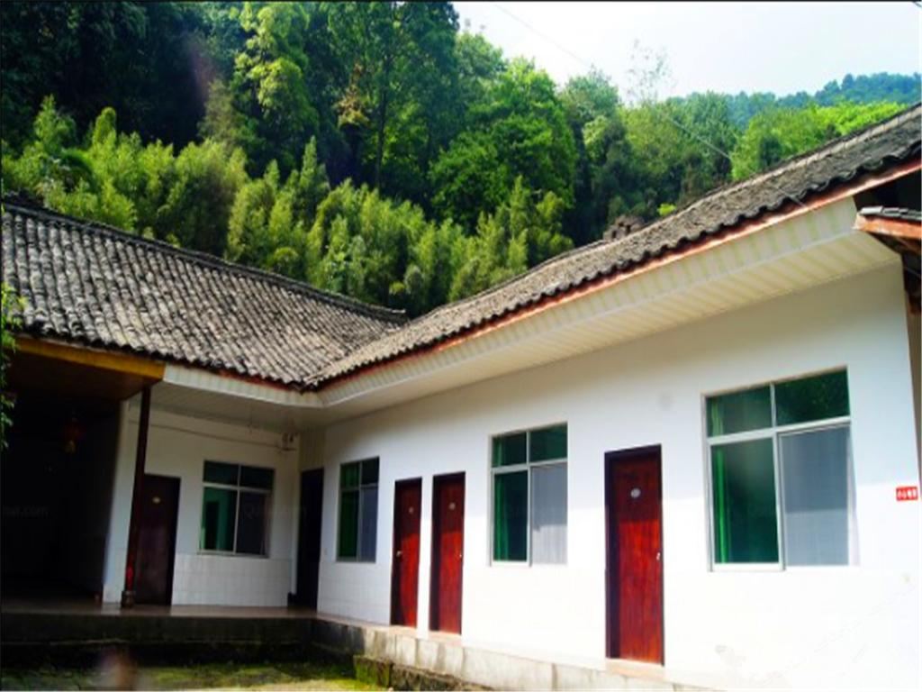 成都南宝山木梯羌寨南海客栈店