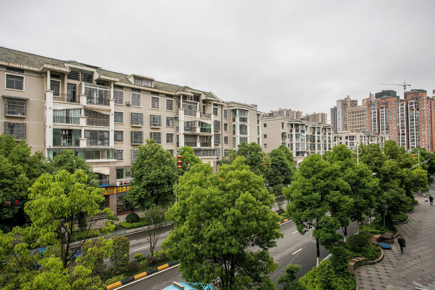 贵阳清镇市湿地公园网咖桌游影吧公寓(百花大道路口分店)