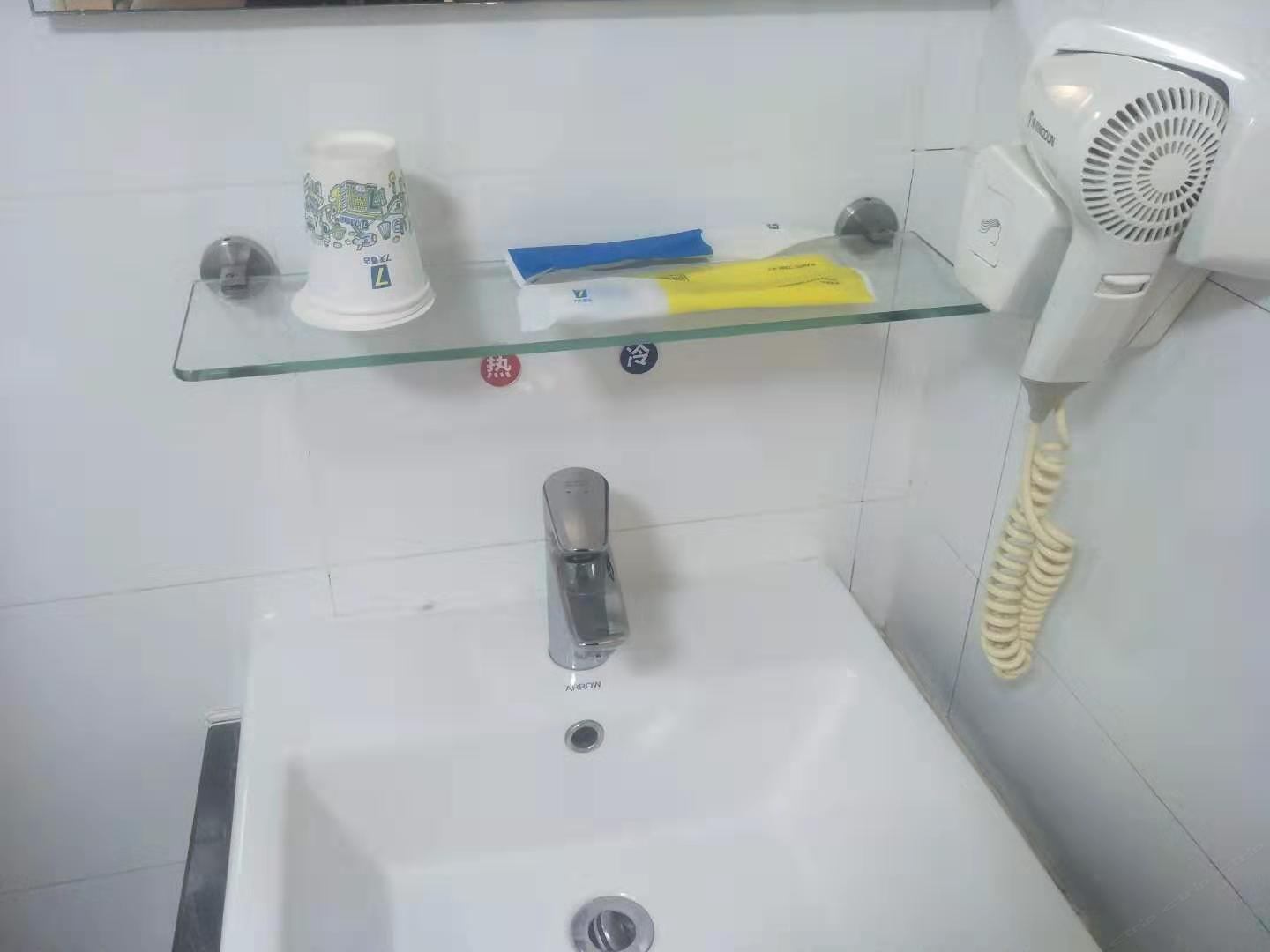高级大床房