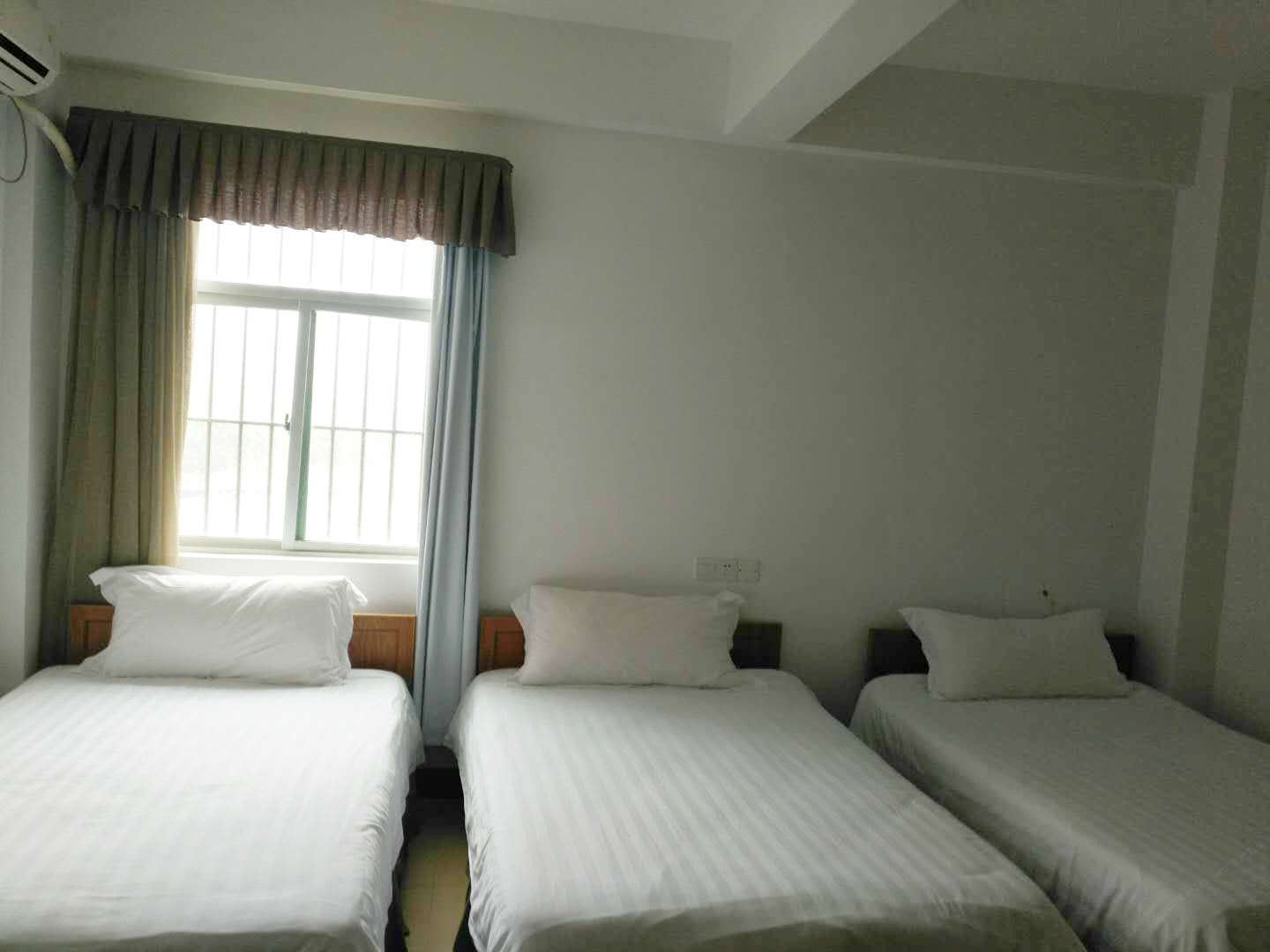 豪华三人间