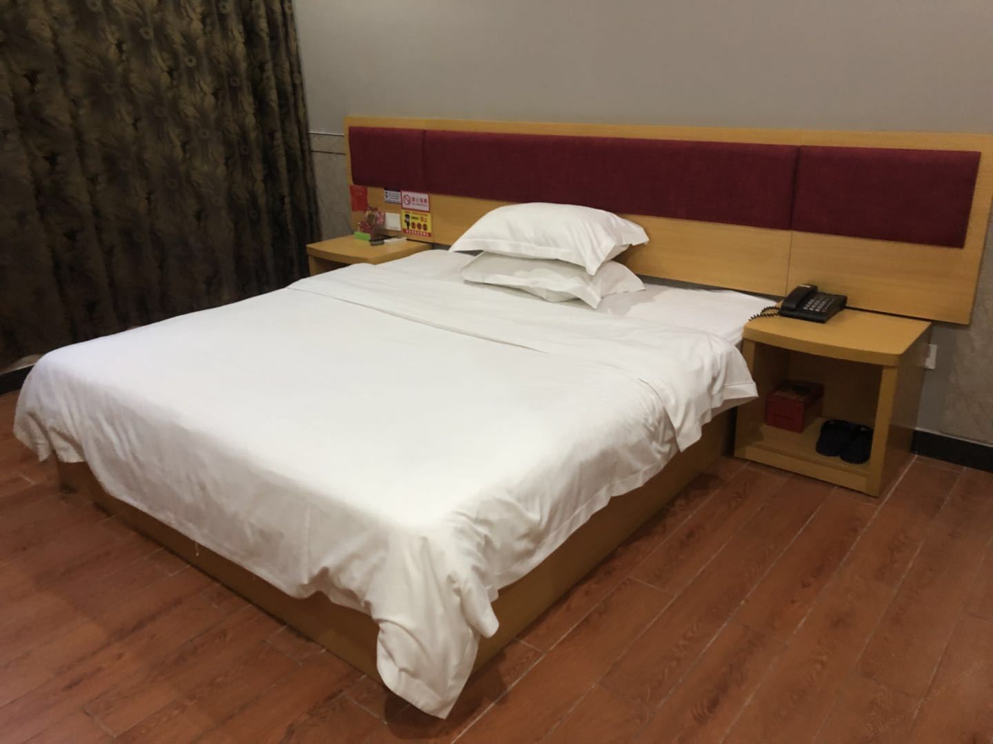 大床房(无窗)