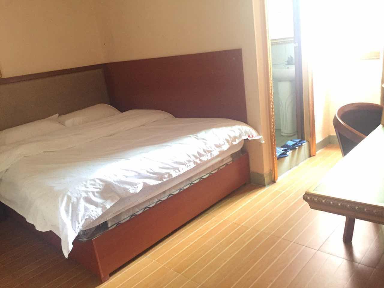 豪华大床房
