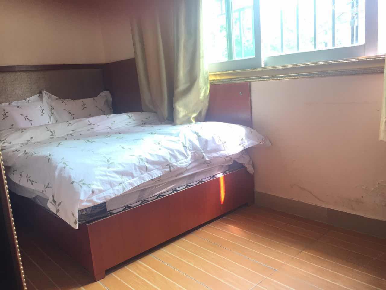 豪华大床房