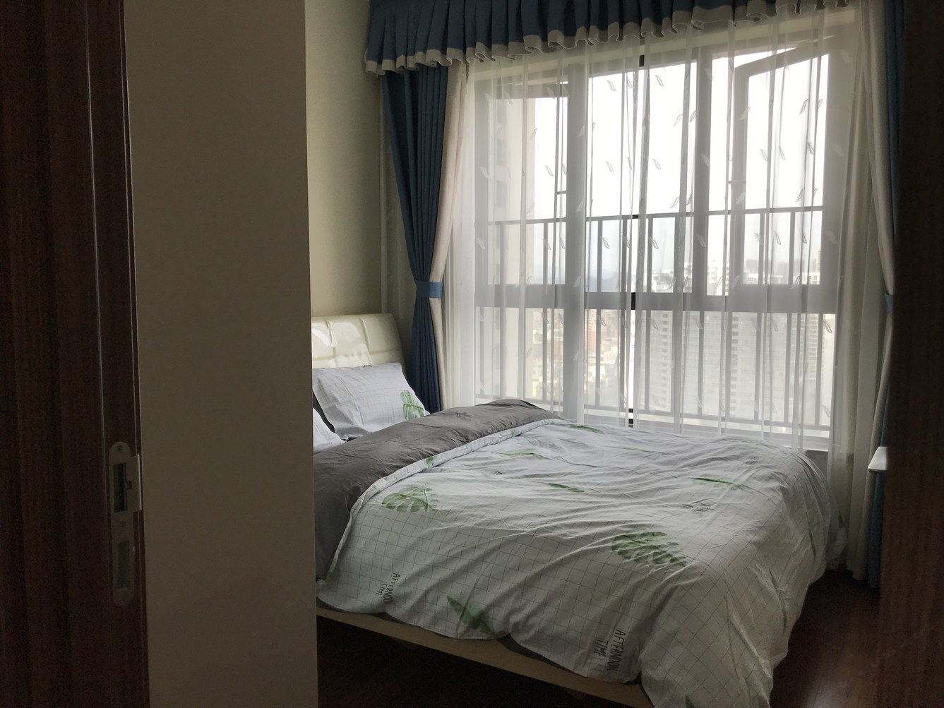 精装一室一厅套房