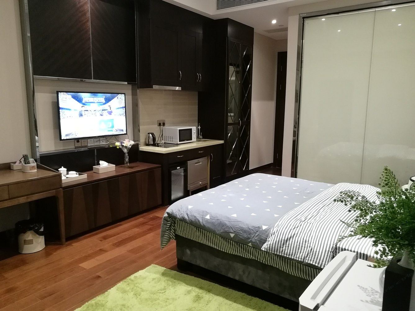 阳台大床房