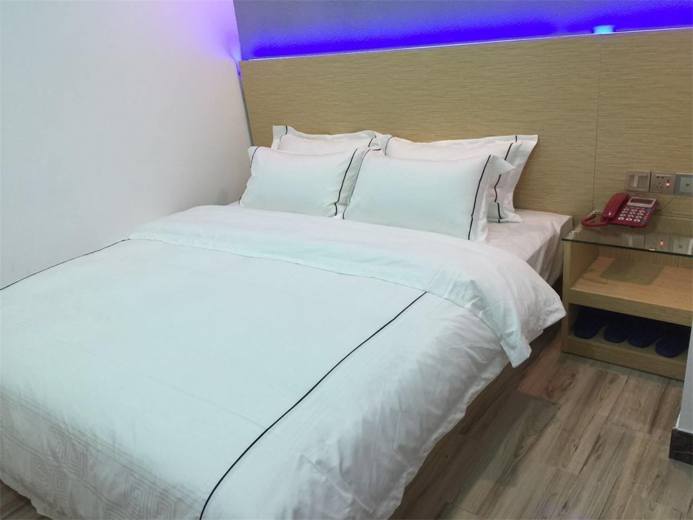 高级大床房