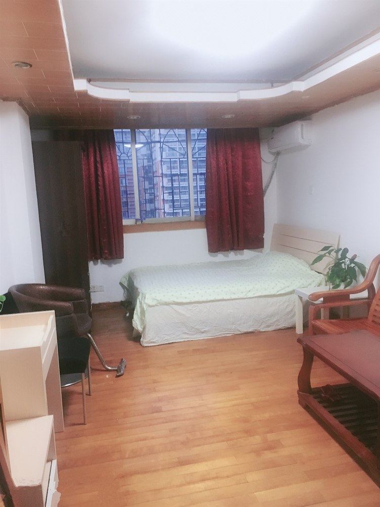 一室大床房