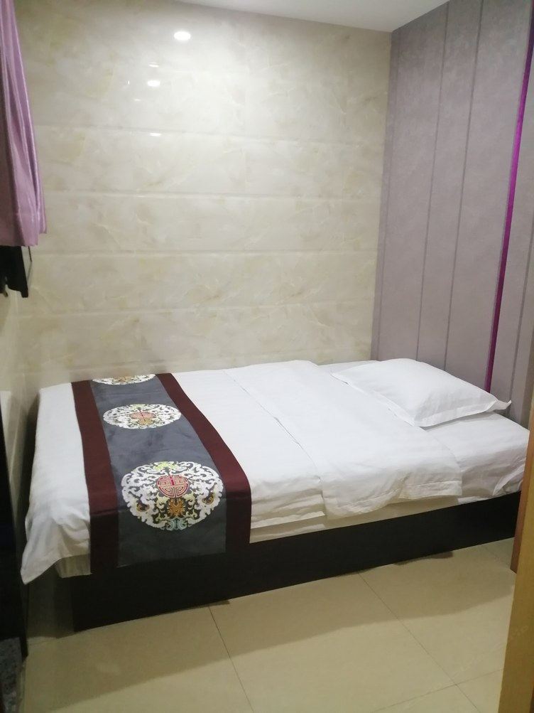 一室三床房