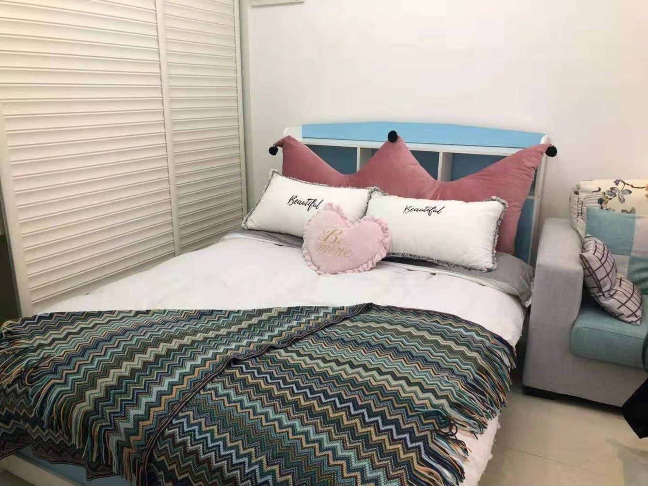 贵阳网红白宫公寓(4号店)