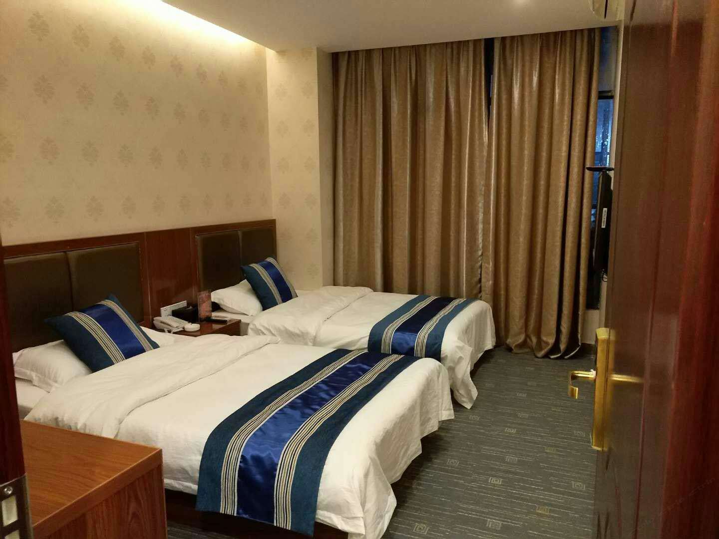 标准双床房