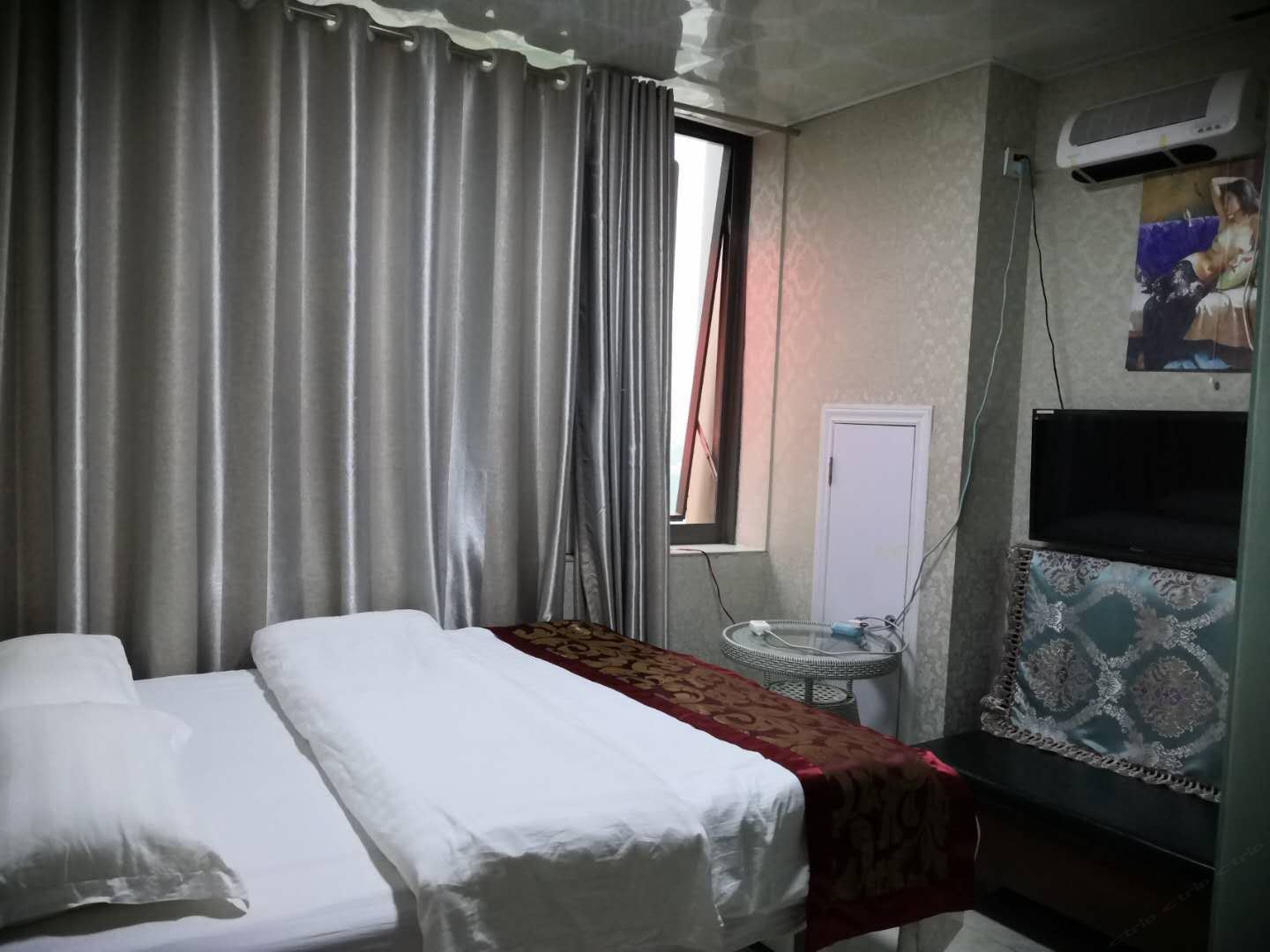 浪漫大床房