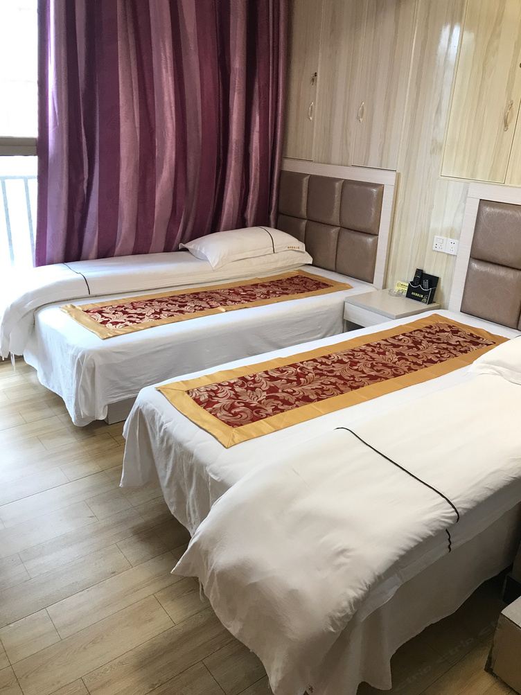 简约四室二床房