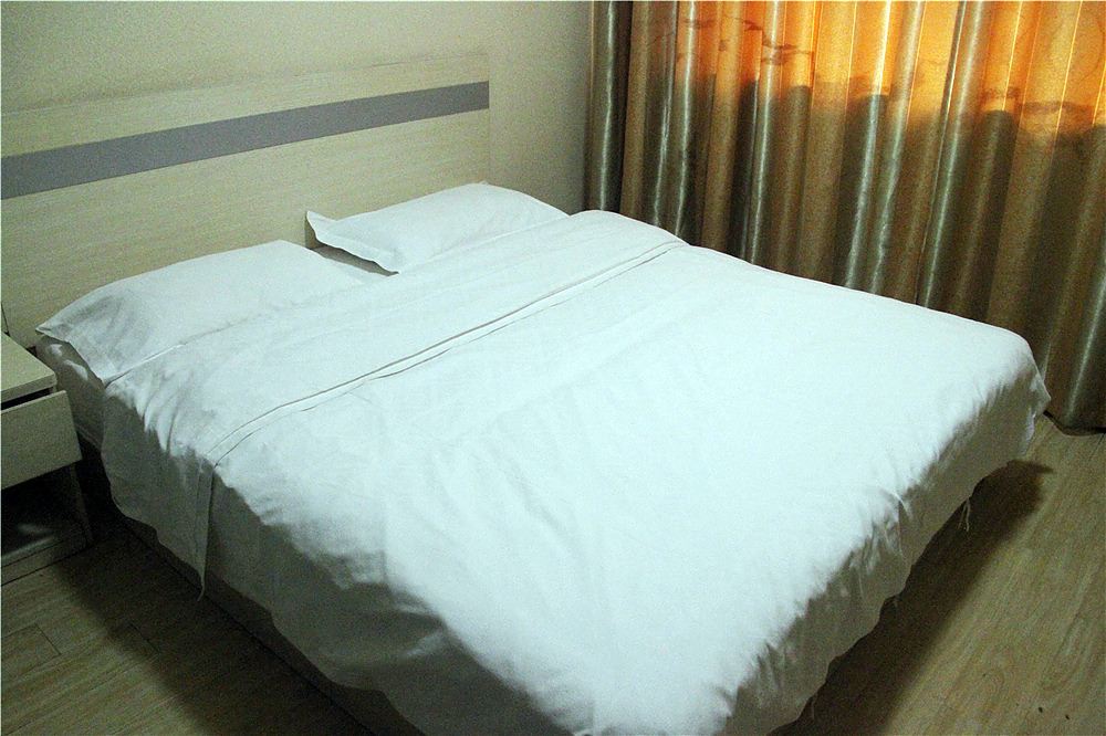 标准大床房