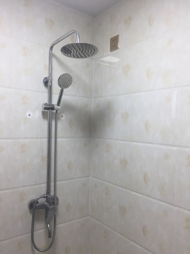 舒适三室一厅套房