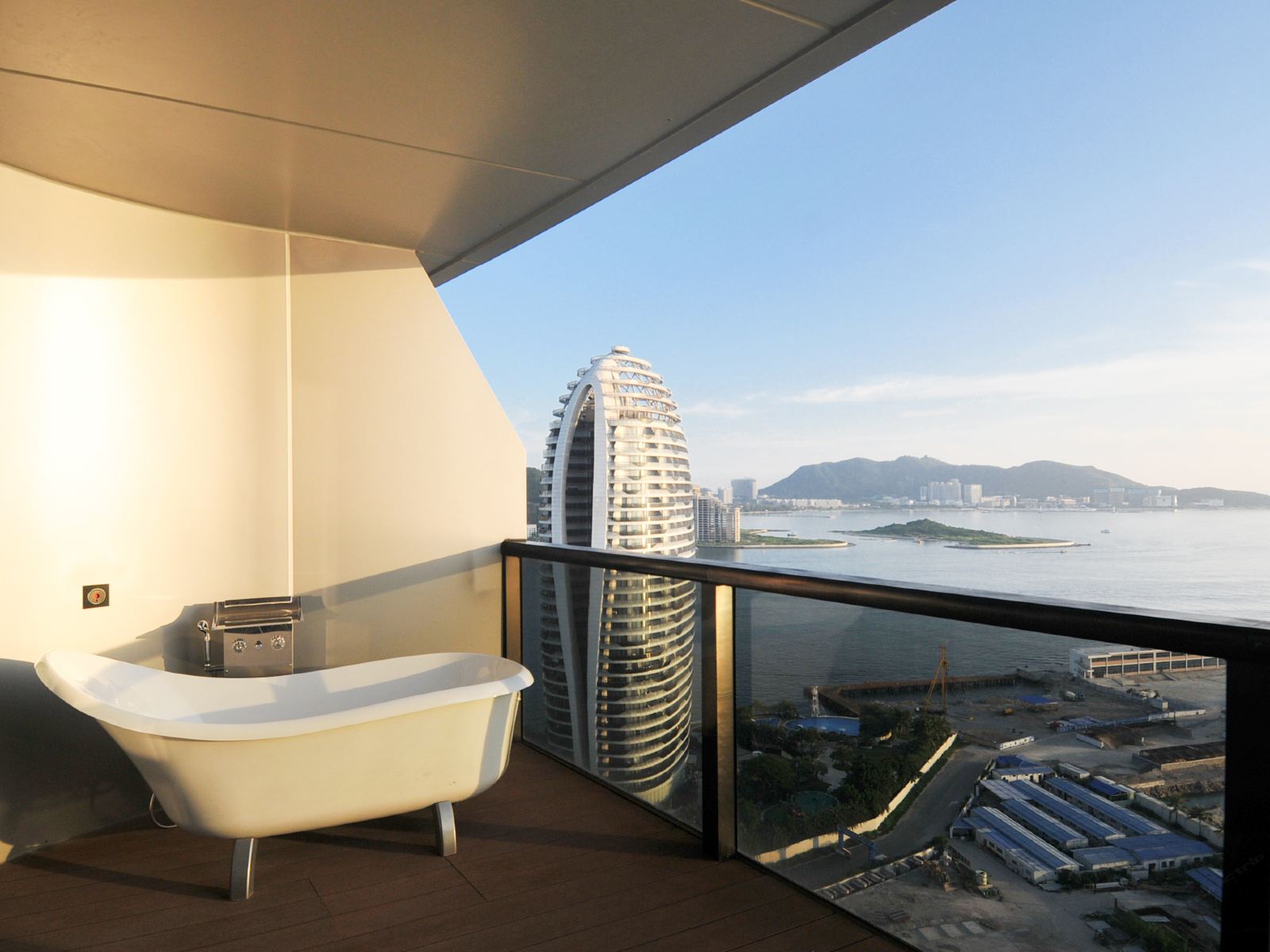 尊贵海景大床房