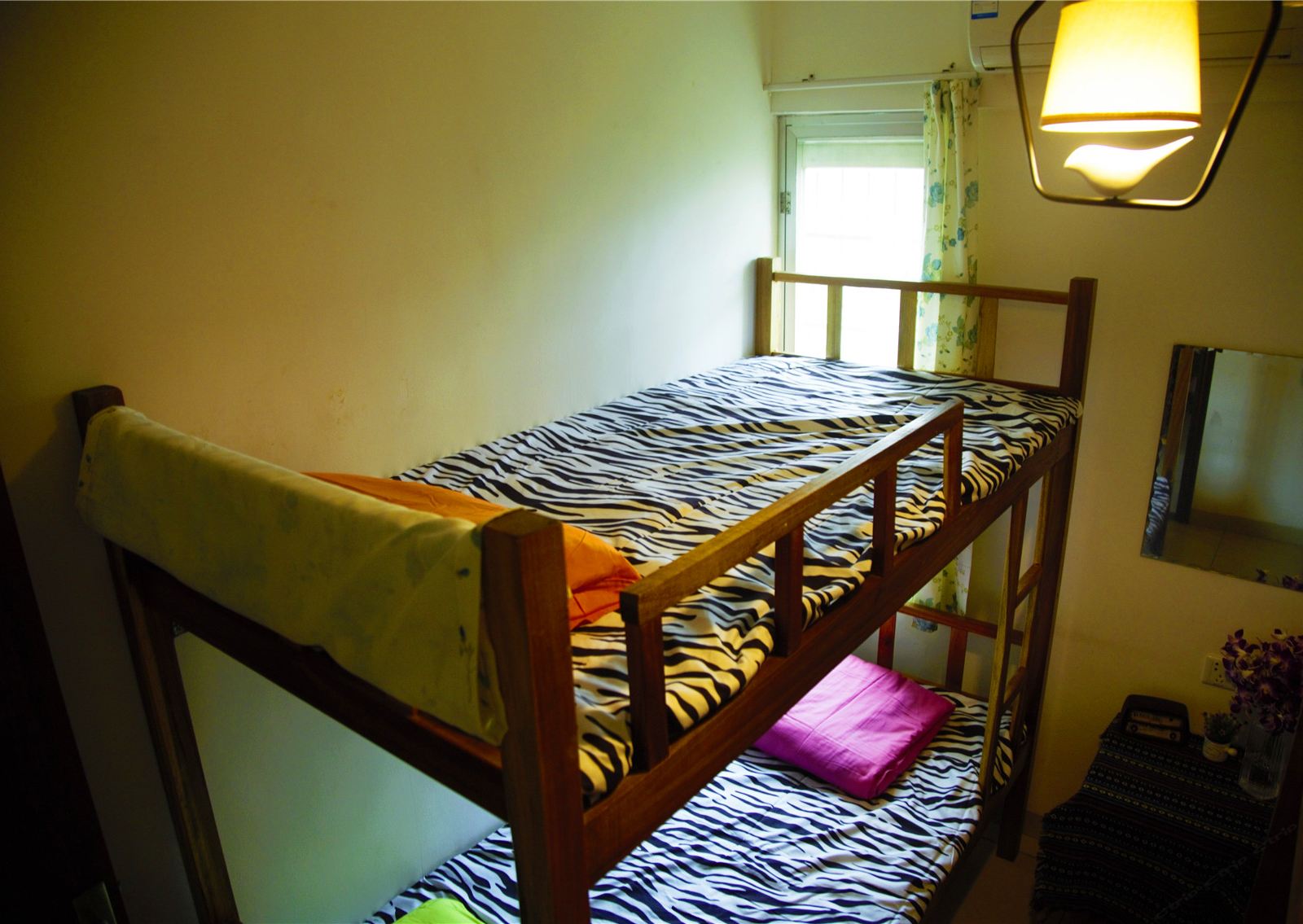 鸿雁四人间(床位)(公共卫浴)